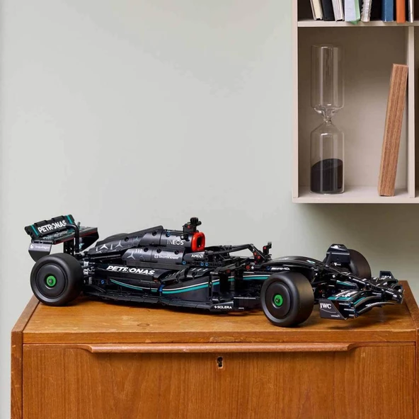 LEGO Technic Mercedes-AMG F1 W14 E Performance 42171 - 3