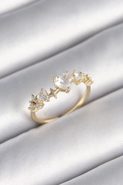 Pirinç Gold Renk Zirkon Taşlı Kalp Model Yıldız Detay Kadın Yüzük - TJ-BYK3428