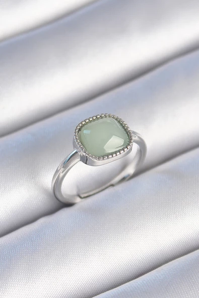 Pirinç Gümüş Renk Yeşil Kare Mineli Kadın Yüzük - TJ-BYK3473 ürün görseli