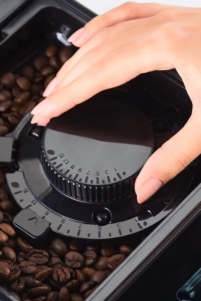 HOMEND Coffeebreak 5008H Kahve Öğütücülü,Süt Köpürtücülü,Dokunmatik Ekranlı Full Otomatik Espresso Makinesi - 4