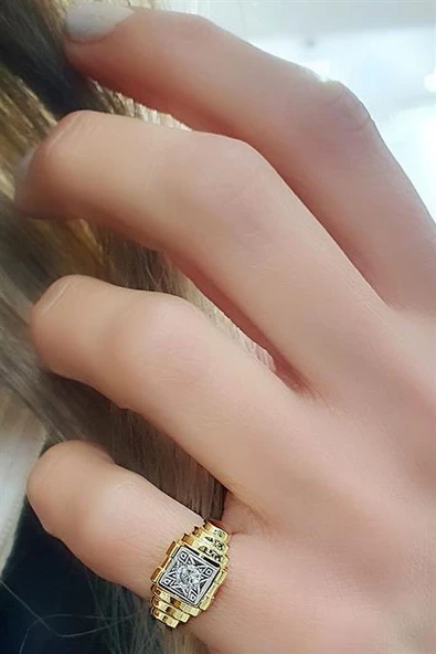 Zirkon Taş Detaylı 925Ayar Gümüş Üzerine Altın Kaplama Luxury Tasarım Ayarlanabilir Şovalye Yüzük ürün görseli