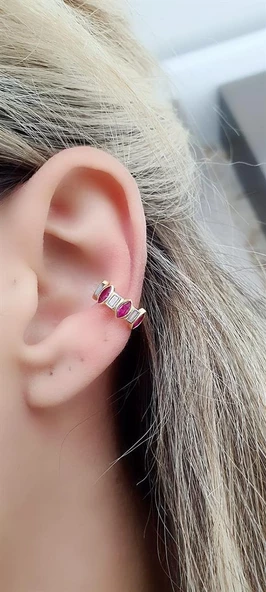 Bordo Zirkon Taşlı 925Ayar Gümüş Üzerine Altın Kaplama Luxury Tasarım Sıkıştırmalı Kıkırdak Küpesi ürün görseli