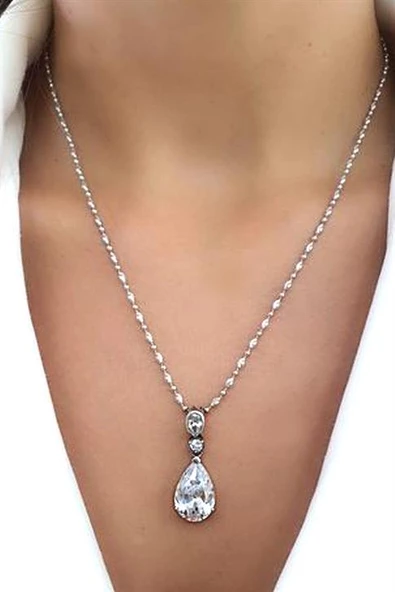 Pırlanta Parlaklığında İtalyan Zirkon Taşlı 925 Ayar Gümüş Şık Kolye ürün görseli