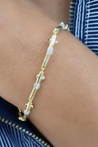 Zirkon Taş Detaylı 925Ayar Gümüş Üzerine Altın Kaplama Luxury Tasarım Trend Bileklik ürün görseli