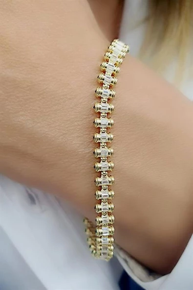 Baget Zirkon Taşlı 925Ayar Gümüş Üzerine Altın Kaplama Luxury Tasarım Su Yolu Bileklik ürün görseli