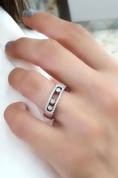 Taşı Hareketli Pırlanta Parlaklığında Zirkon Taşlı 925Ayar Gümüş İtalyan Tasarımı Trend Yüzük ürün görseli