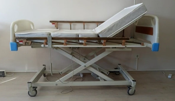 Medikaltec 3 Motorlu Abs Tabanca Hasta Karyolası + 4 Parçalı Yatak