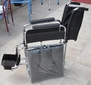 Medikaltec Klozet Üstü Tekerlekli Sandalye ürün görseli