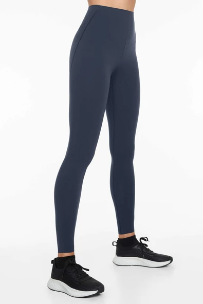 Oysho Compressive core control bilek hizasında tayt