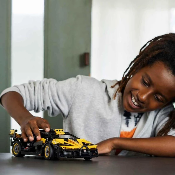 LEGO Technic Bugatti Bolide 42151 - 9