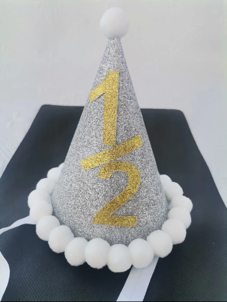 Gümüş Gold 1/2 Yazılı Simli Yaldızlı Beyaz Ponponlu Lastikli Yarım Yaşa Özel Şapka 1 Adet - 3