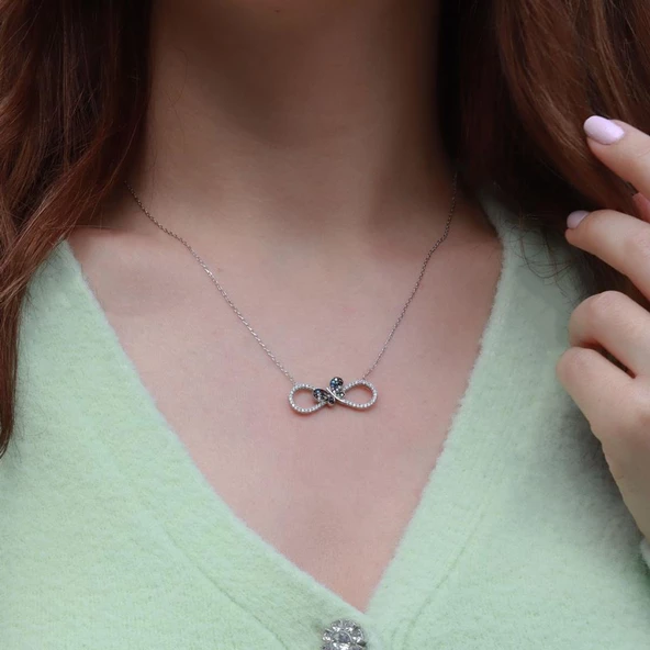Renkli Zİrkon Taşlı Kelebek Detaylı Sonsuzluk Gümüş Kolye ürün görseli 1