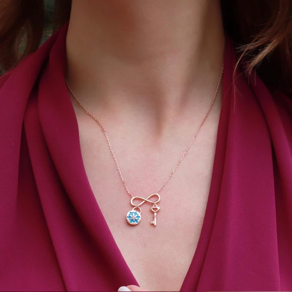 Sonsuzluğun Anahtarı Mineli Çift Taraflı Rose Gold Kaplama Gümüş Kolye - Resim 3
