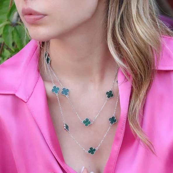 İkonik Alhambra Modeli Yeşil Mine İşli Çift Dolamalı Gümüş Kolye - Resim 3