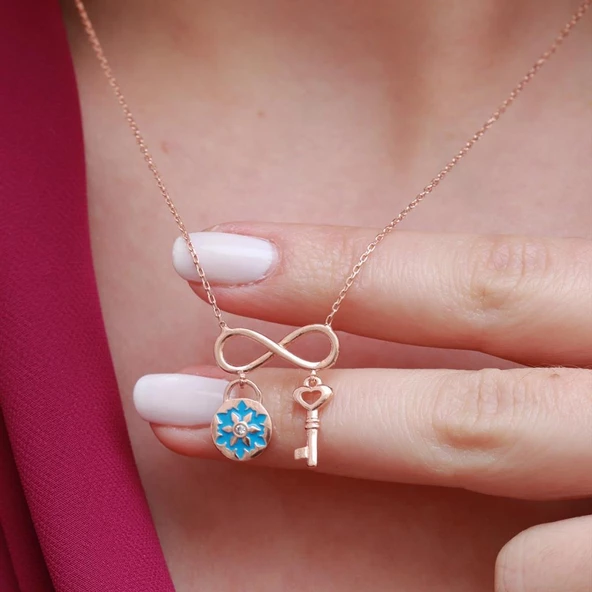 Sonsuzluğun Anahtarı Mineli Çift Taraflı Rose Gold Kaplama Gümüş Kolye - Resim 2