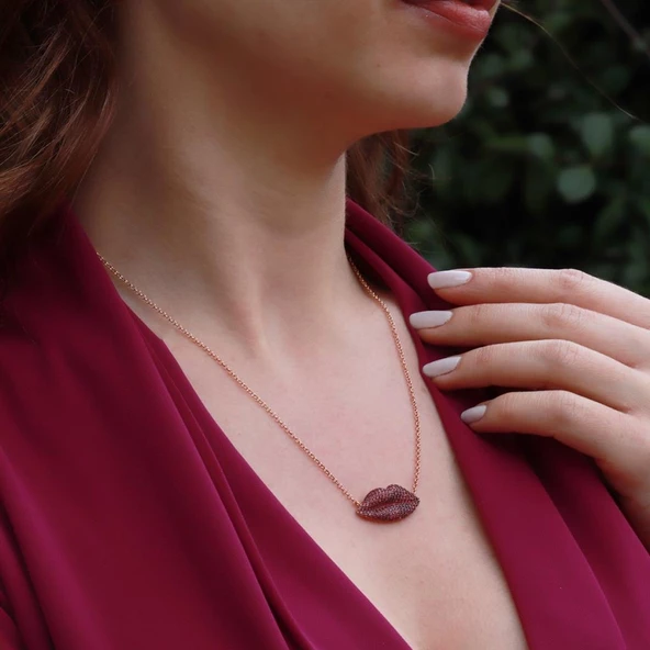Zirkon Taşlı Dudak Figürlü Rose Gold Kaplama Asansör Zincirli Gümüş Kolye - Resim 2