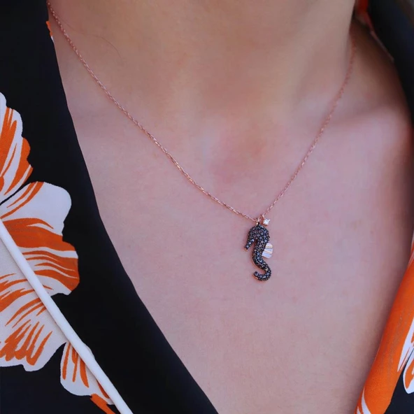 Siyah Zirkon Taşlı Deniz Atı 925 Ayar Gümüş Kolye - Resim 2