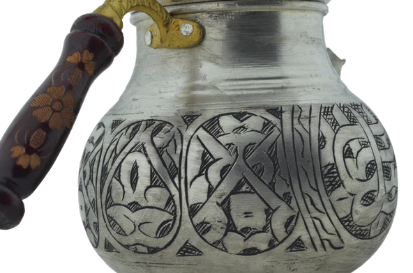 El Işlemeli Desenli Ahşap Saplı Bakır Çaydanlık Gümüş Renk Mod1 - 4