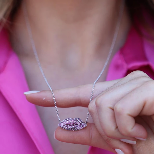 Dudak Figürlü Zirkon Taşlı Asansörlü Gümüş Kolye - Resim 3