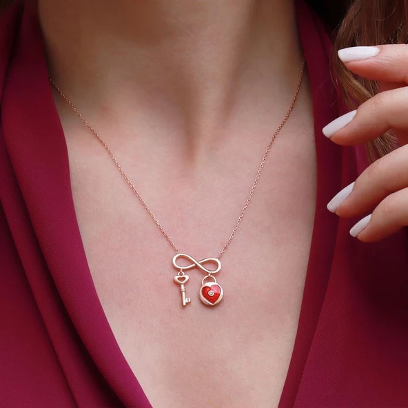 Sonsuzluğun Anahtarı Mineli Çift Taraflı Rose Gold Kaplama Gümüş Kolye ürün görseli 1