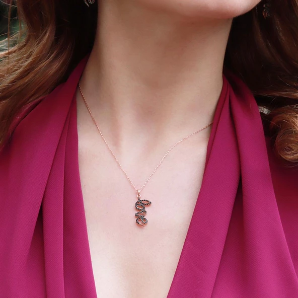 Siyah Zirkon Taşlı Love Yazılı Rose Gold Kaplama Gümüş Kolye - Resim 2