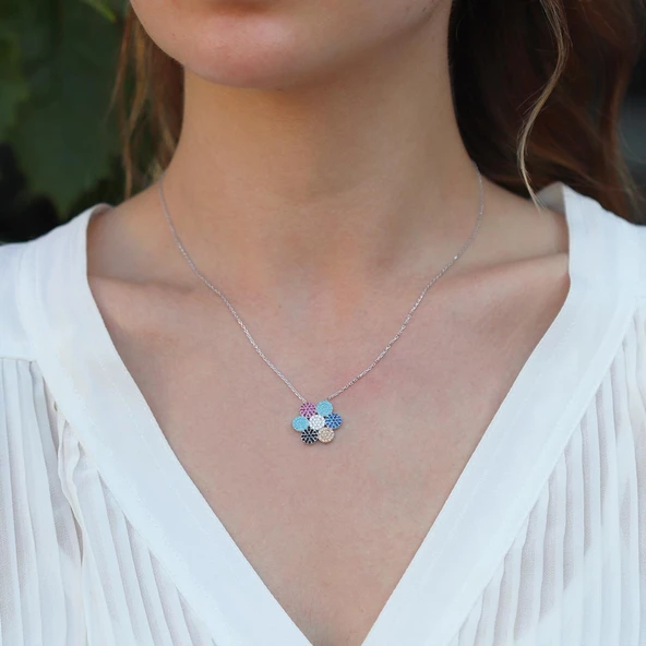 Renkli Zirkon Taşlı Çiçek Gümüş Kolye ürün görseli 1