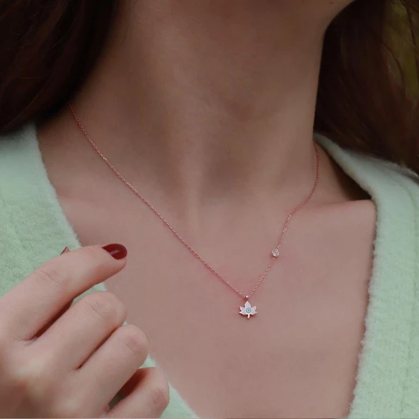 Yaprak Figürlü Zirkon Taşlı Mine İşli Rose Gold Kaplama Gümüş Kolye - Resim 2