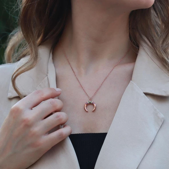 Hilal Model Renkli Zirkon Taşlı Asansörlü Rose Gold Kaplama Gümüş Kolye ürün görseli 1