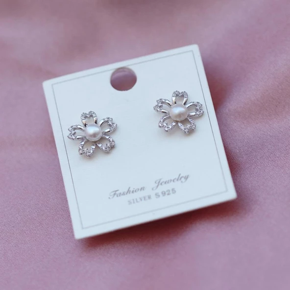 İnci Çiçek Zirkon Taşlı Gümüş Küpe ürün görseli 1