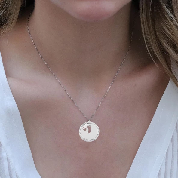 Anne Bebek El Ayak İzi Zirkon Taşlı Gümüş Kolye - Resim 3