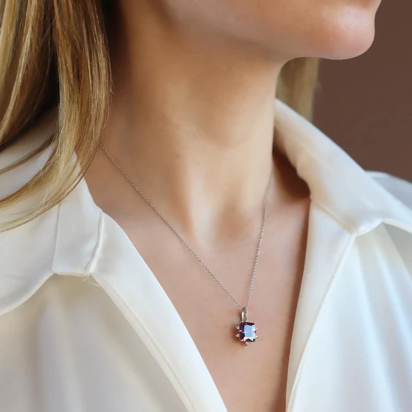 Ametist Taşlı Kare Lotus Çiçeği Gümüş Kolye ürün görseli 1