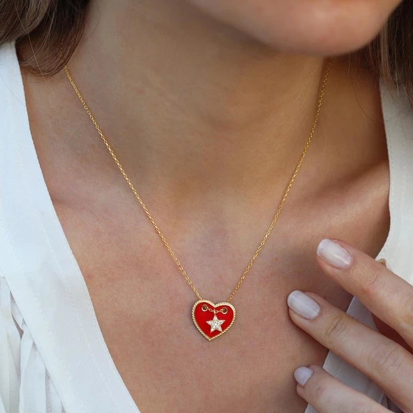 Kırmızı Mine İşli Yıldız Charmlı Gold Kaplama Gümüş Kolye - Resim 2