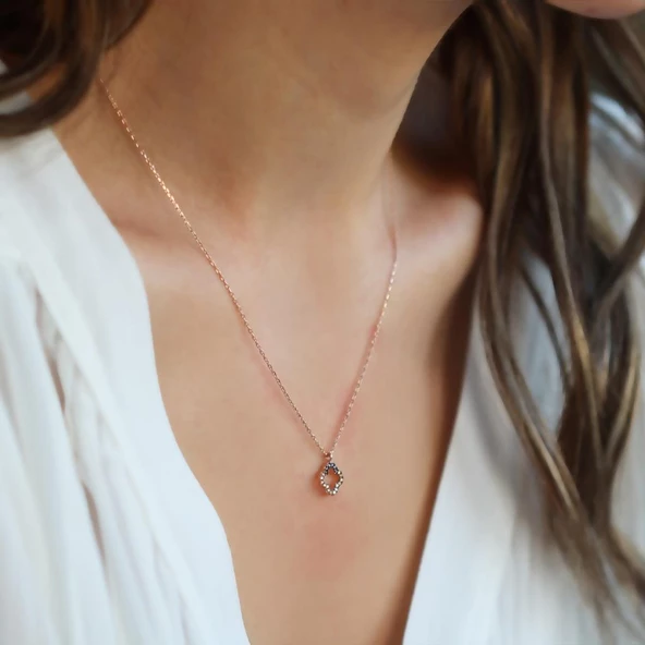 Mini Yonca Figürlü Rose Gold Kaplama Zirkon Taşlı Gümüş Kolye ürün görseli 1