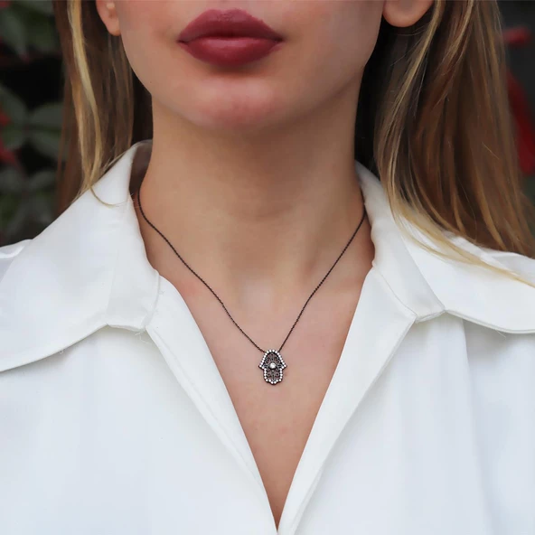 Fatma Ana Eli Siyah Rodyum Kaplama Gümüş Kolye ürün görseli 1