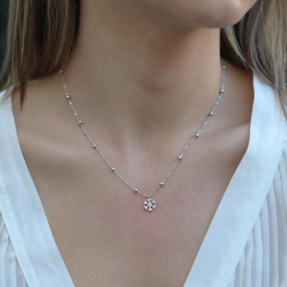 Kar Tanesi Gümüş Kolye ürün görseli 1