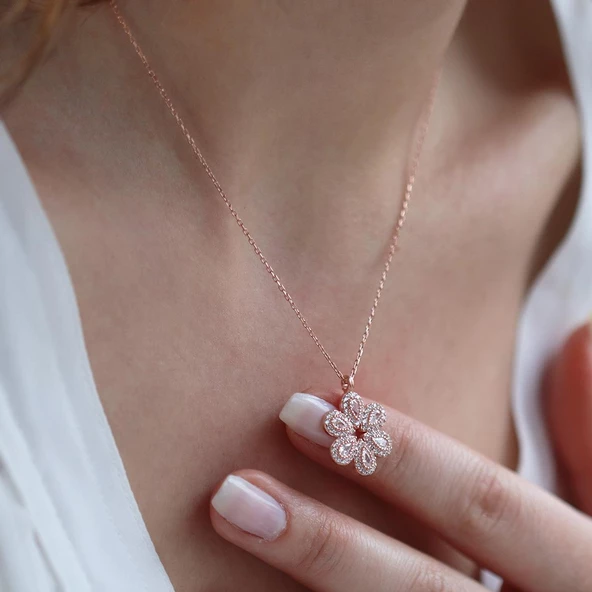 Çiçek Modeli Zirkon Taşlı Rose Gold Kaplama Gümüş Kolye ürün görseli 1