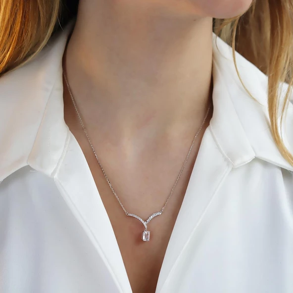 V Baget Modeli Gümüş Kolye ürün görseli 1