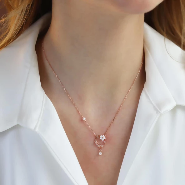 Zambak Çiçeği İnci Detaylı Rose Gold Kaplama Gümüş Kolye - Resim 2