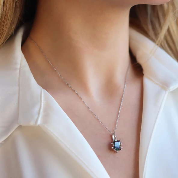 Mistik Topaz Taşlı Kare Lotus Çiçeği Gümüş Kolye - Resim 2