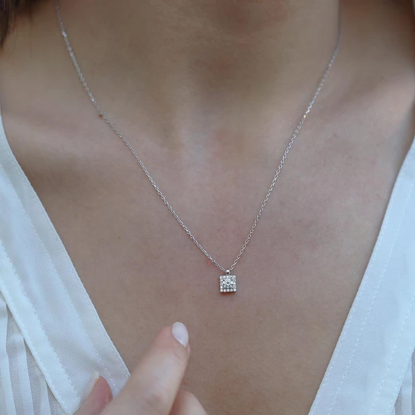 Kare Zirkon Taşlı Gümüş Kolye ürün görseli 1