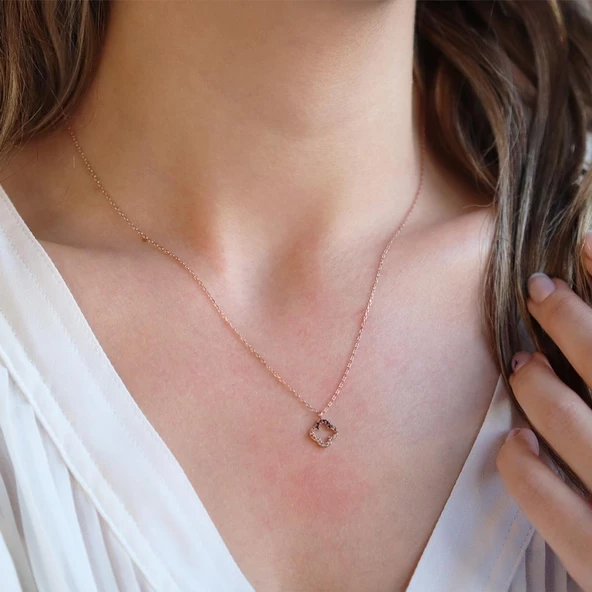 Mini Yonca Figürlü Rose Gold Kaplama Zirkon Taşlı Gümüş Kolye - Resim 2