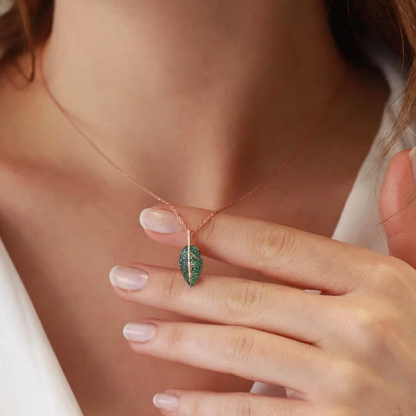 Yaprak Model Yeşil Zirkon Taşlı Rose Gold Kaplama Gümüş Kolye - Resim 2