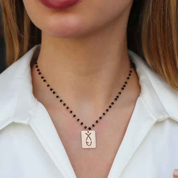 Onix Taşlı Balık Modeli Gold Kaplama Gümüş Kolye ürün görseli 1