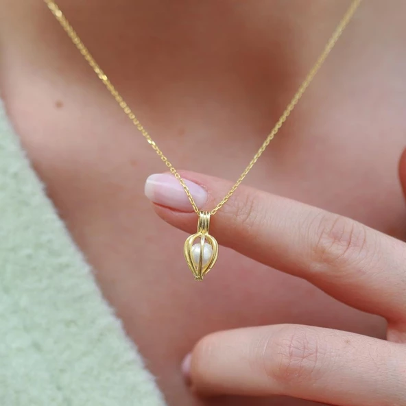 Kafes İçinde İnci Gold Kaplama Gümüş Kolye ürün görseli 1