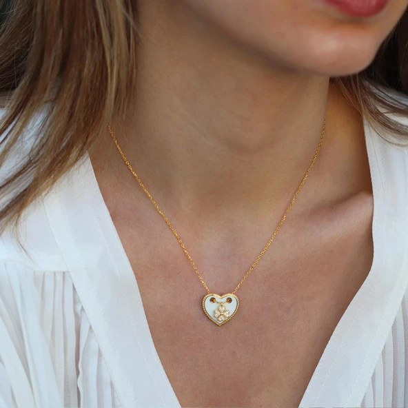 Beyaz Mine İşli Yonca Charmlı Gold Kaplama Gümüş Kolye - Resim 2