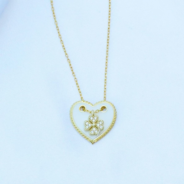 Beyaz Mine İşli Yonca Charmlı Gold Kaplama Gümüş Kolye - Resim 4