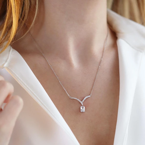 V Baget Modeli Gümüş Kolye - Resim 4