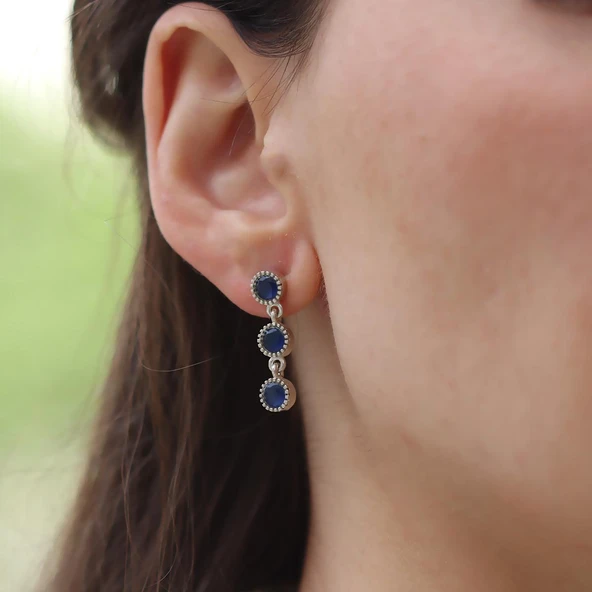 Kök Safir Taşlı Otantik Gümüş Küpe ürün görseli 1