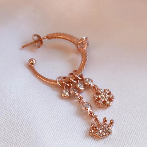 Kral Tacı Figürlü Rose Gold Kaplama Gümüş Charm Küpe - Resim 3
