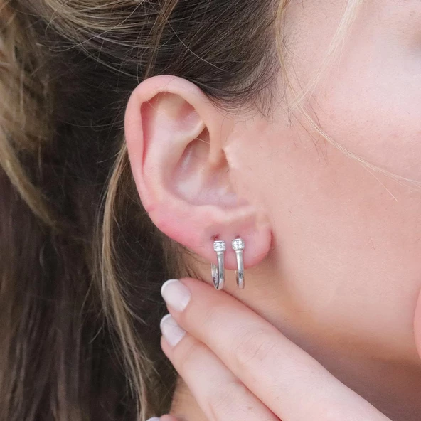 Zirkon Taşlı Kilit Gümüş Küpe - Resim 3